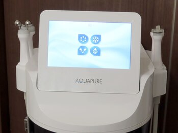 カラーリーフ(Color Leaf)/毛穴洗浄のアクアピュア導入♪