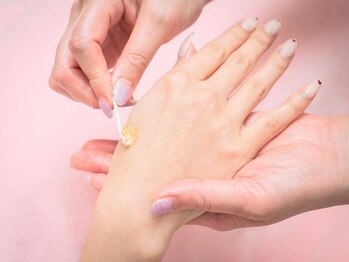 小鳥遊 タカナシ/美容成分入りのジェル