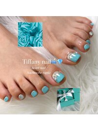 ティファニーカラーフットネイル