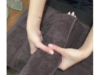 ネイルサロン&スクール ジーナ(GINA)/３、ホットタオルで保湿パック