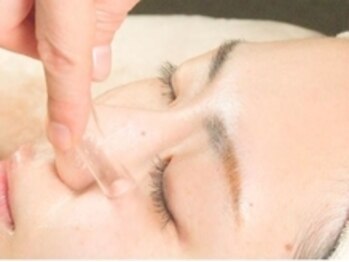 サレーヌ二俣川/6)目元リンパマッサージ