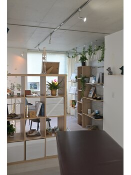 Drハリー 新宿/おしゃれで落ち着いたスペース