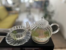 かもみーるの雰囲気（ハーブティーを飲みながらゆっくりおくつろぎ出来ます♪）