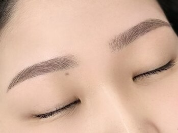 ウィスタリア(Wistalia)の写真/一人ひとりの骨格や雰囲気に合わせた施術で、納得の仕上がりに◎お顔全体を垢抜けさせ、好印象な目元へ!