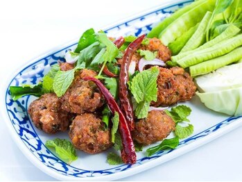 アジアンリラクゼーション ヴィラ 大橋店(asian relaxation villa)/タイ料理:ラープトート