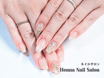 ヘンナ(Henna)/ ゴールドリーフネイル