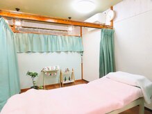 カーリッジの雰囲気（グリーン基調の温かい雰囲気の店内です。）