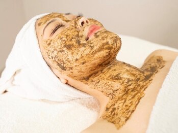 ユルム(rumu)の写真/【年齢によるお悩み、諦める前に】最新ピーリングで肌のターンオーバーを整え若々しい印象に◎