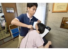 高知カイロプラクティックオフィス 山崎接骨院の雰囲気（最先端のコンピューターシステムを使用した施術を行っています。）