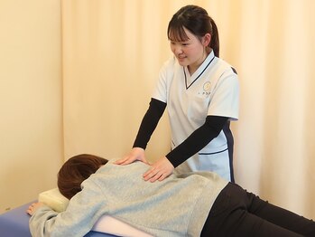 中之口いのまた接骨院の写真/【日々の疲れや慢性的な首・肩こりに◎】お気軽にご来店ください♪寒さで縮こまる首肩を根本から改善へ！