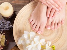 当店の【巻き爪矯正】は透明プレートで目立たず自然◎装着時の痛みほとんど無しでネイルも楽しめる♪