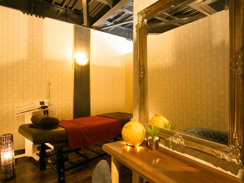 サロン エム(Salon M)/内観