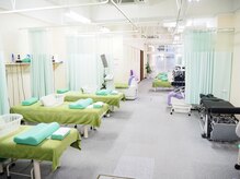 本多鍼灸整骨院/間口狭いですが、院内は広めです