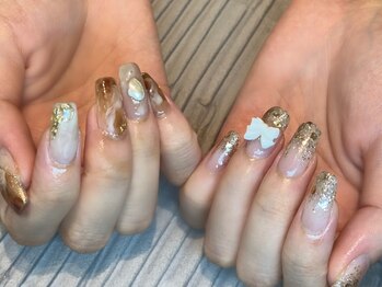 エムスラッシュ ネイル センター北店(M.SLASH)/キラキラとニュアンスネイル