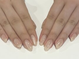 美しさ際立つマグネットネイル