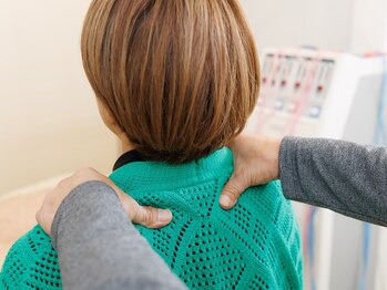 ひまわり整骨院の写真/平日20時半迄の営業でお仕事帰りにも寄りやすい◎その日の辛さや疲れはその日のうちに解消！土日も営業★