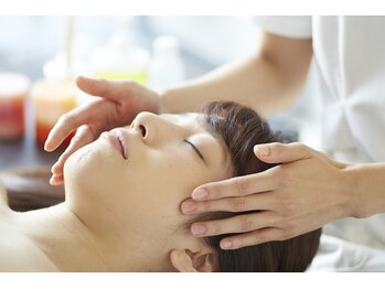 アロマセラピーサロン クオーレ(Cuore)/手をかけなければほぐれない頭部