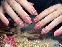 サロンドフォーエイチ(salon de 4H)/ピンクとブラックで大人可愛く♪