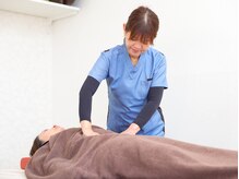 ひかり 整体院/[施術風景]　ヒーリング施術1