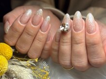 サロンドフォーエイチ(salon de 4H)/ラメにビジューのワンポイント☆