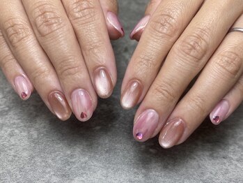 ガーリーニュアンスネイル