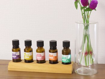 アロマリンパマッサージ アンド オーガニックフェイシャル フランジパニ/5種類のブレンド精油をご用意