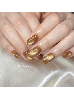 リッシュ トロワ(RICHE trois)/マスタードマグネイル