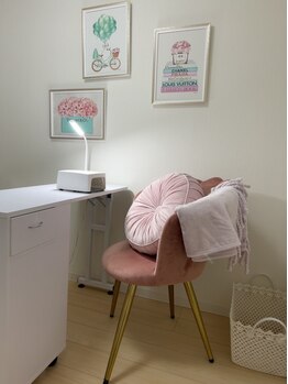 ジュリエッタ(GIULIETTA)の写真/《完全個室サロン》白を基調とした落ち着いた雰囲気の中でお好きな動画やコンテンツを観ながら施術OK◎