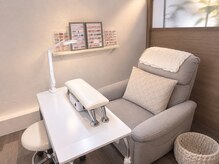 カルアネイル(Calua nail)の雰囲気（個室のリクライニングチェアでリラックス）