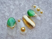 カトルナフ(quatre fois neuf)/ゴールドリーフのアートネイル