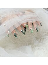 ワイワイディーエス(YYDS)/