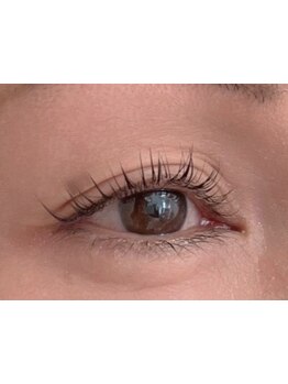 ナチュラル上品な目元にしたい