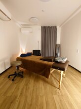 立川駅前 肩たたきの店