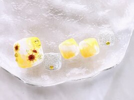 ひまわりネイル¥9000