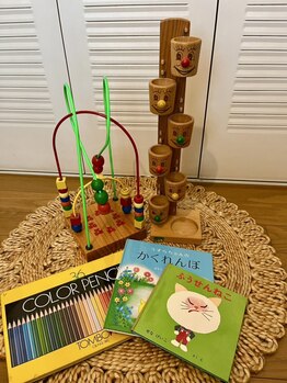 ヨサパーク スリー 西日暮里(YOSA PARK three)の写真/完全個室でお子様連れでも安心♪おもちゃ、塗り絵、絵本（30冊ほど）などご用意。