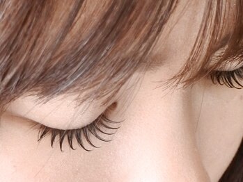 ビューティルーム アム(BEAUTY ROOM amu)の写真/【LEDエクステ導入店】ナチュラルなのにきちんと美しい仕上がりで長持ち◎忙しい日々に寄り添う美しさを♪
