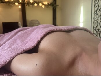 ダノンナ(Da Nonna relaxation house)の写真/【胸にコンプレックスを抱えた方必見】肋骨締めてバストUP!離れたバストを立ち上げます!