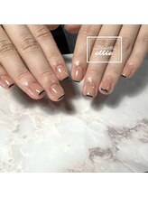 エリー(ellie)/ネイビースキニーフレンチネイル