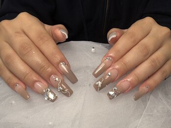 コア(Koa)の写真/《チップ長さだし》豪華パーツ無制限つけ放題で指先を華やかに！持ち込みデザインやり放題メニューも◎