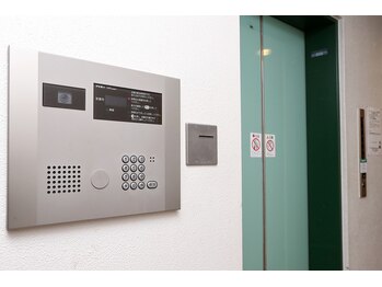 シャルシャル 金山(shall shall)/１階インターホン