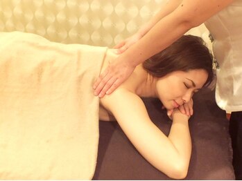 サリナ(SARINA)の写真/【オススメ☆】足裏30分+全身ボディケア30分+アロマトリートメント70分何度でも【11800円】全身スッキリ◎