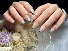 サロンドフォーエイチ(salon de 4H)/キラキラとフレンチでクールに！