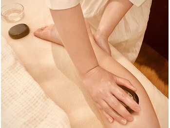 ズーズー バイ アニマ(Zzz By ANIMA)/脚の疲れに!温石リンパケア