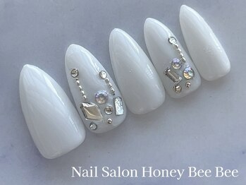 ハニービービー(Honey Bee Bee)/ホワイトビジューネイル