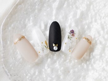 ～控えめフラワーネイル～