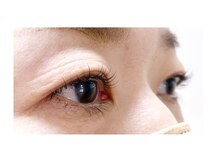 エムドット(M.)/斜め前から見るとこんな感じ