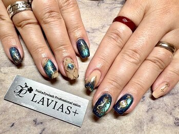 ラヴィアスプラス(LAVIAS+)の写真/《眺めるだけで気分が上がる指先へ♪》持ち込みOK！大人可愛いネイルからデザイン性の高いアートまで◎