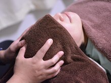 整体、ヘッドスパ施術でゆったりリラックス施術