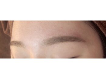 インブロウ(in Brow)/