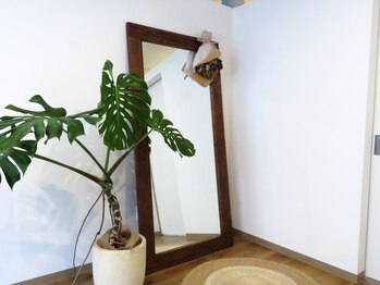 マグワート 加古川店(Mugwort)/11.大きな鏡も置いてます